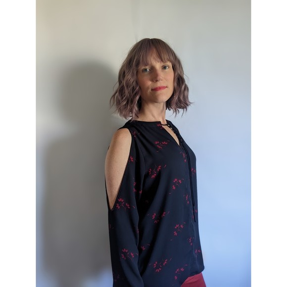 LOFT floral print cold shoulder. Long sleeve tie neck blouse, Navy & Red. sz M - Picture 4 of 12